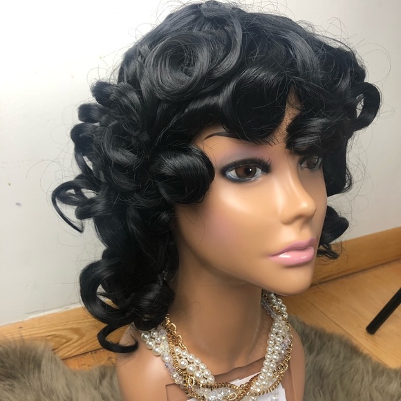 ✨Black Curly Bang full Cap Wig *NWT*✨ main image 4